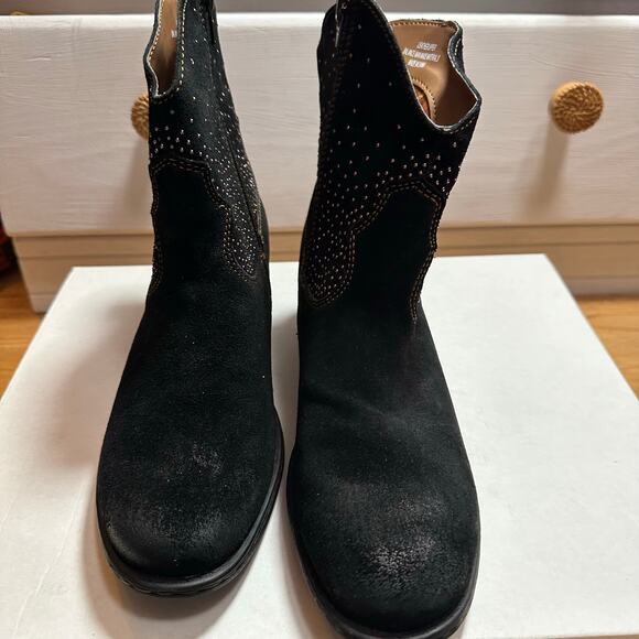 b. o. c. Black Studded Suede Boots Size 8.5 - Picture 8 of 8